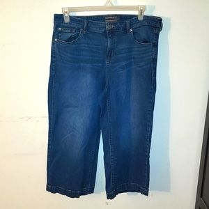 Torrid wide leg Capris size 16